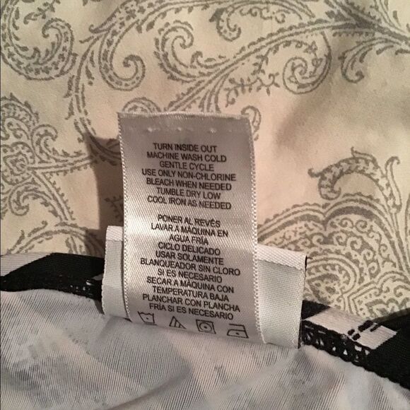 JACALYN Smith‎ Black and White Swimsuit Top Size 10 - Picture 7 of 8